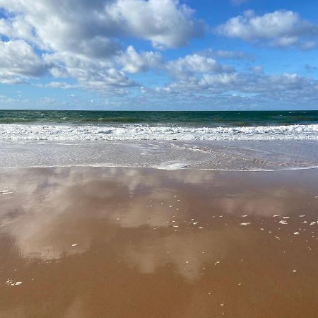 Descanso com pé na areia! Guarajuba Exterior foto